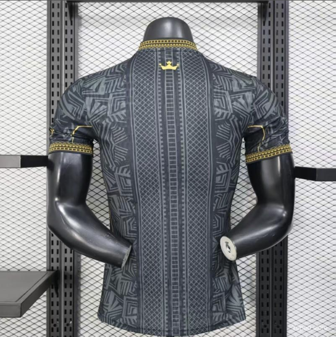 2026 Brasile Nero con fantasia geometrica tribale Dorata da Giocatore S-2XL