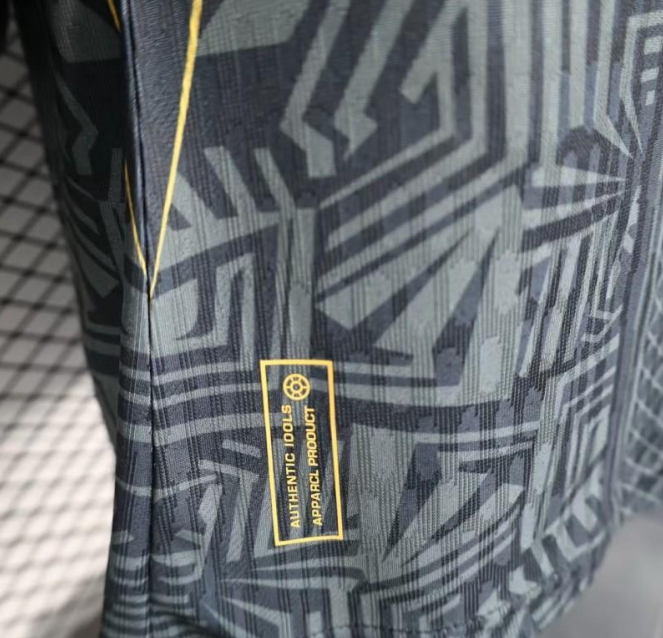 2026 Brasile Nero con fantasia geometrica tribale Dorata da Giocatore S-2XL